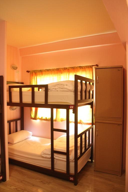 Khaosan Immjai Hostel Μπανγκόκ Δωμάτιο φωτογραφία